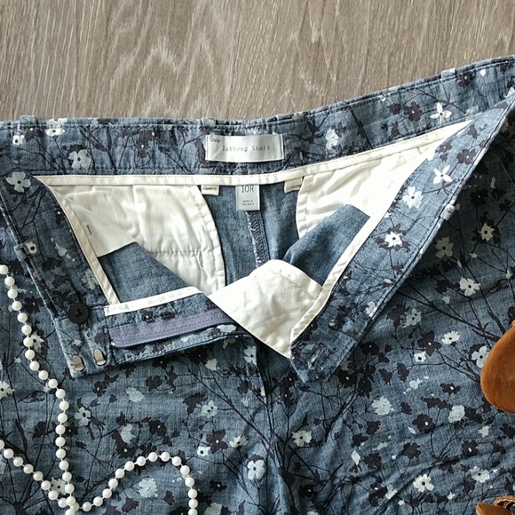 *GAP Floral Tailored Shorts* - Picture 4 of 5